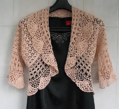 Crochet un boléro tout en finesse