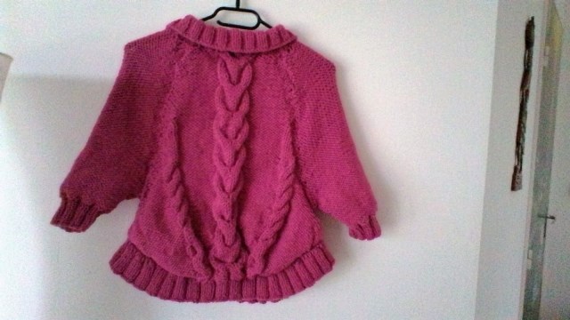 Gina le petit têtard de 70 ans qui tricote