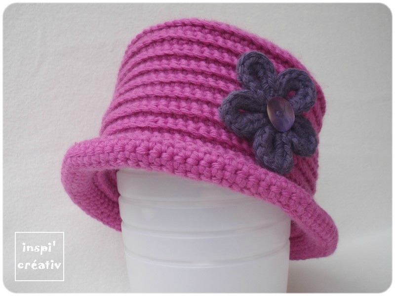 un chapeau d'hiver pour enfant