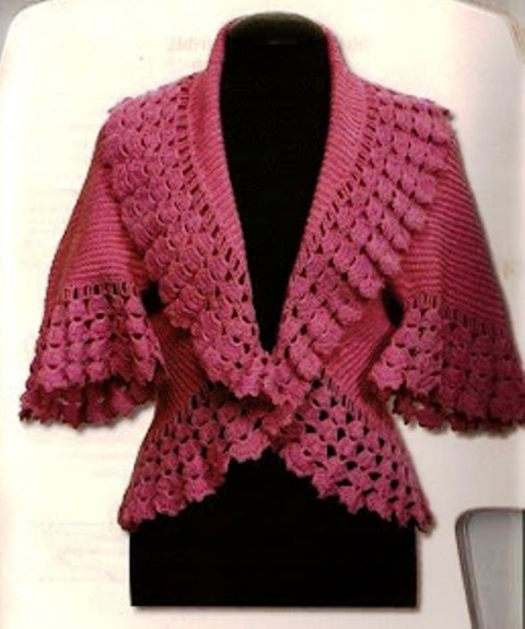 un boléro au tricot et sa bordure au crochet