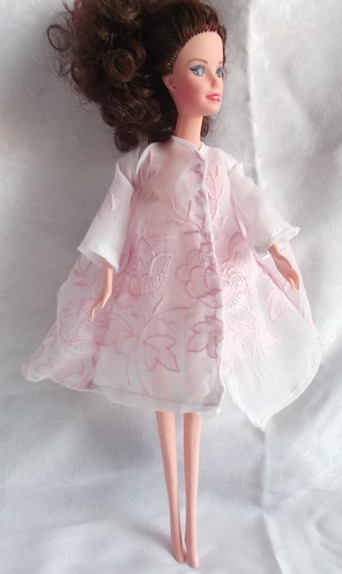 Le déshabillé de la poupée Lili Barbie