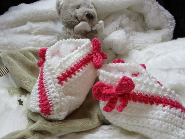 des chaussons bébé au crochet pour 3 à 6 mois