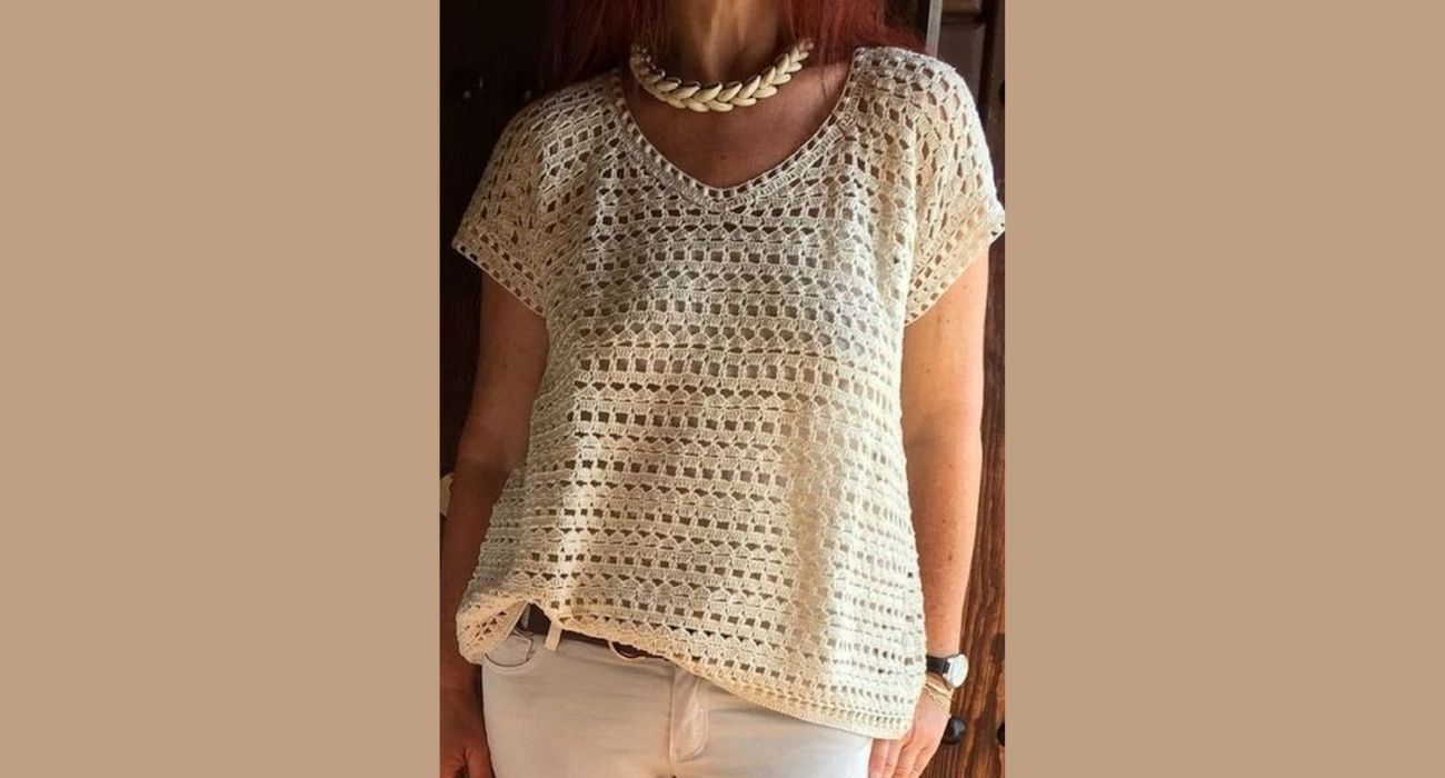 une tunique au crochet avec un point agréable