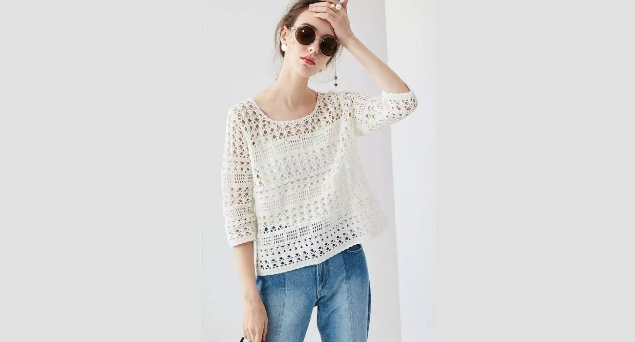 un pull d'été qui joue à la géométrie