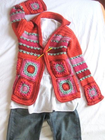 une veste en granny multicolore