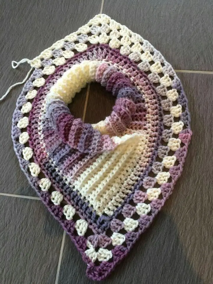 un col châle au crochet pour cet hiver