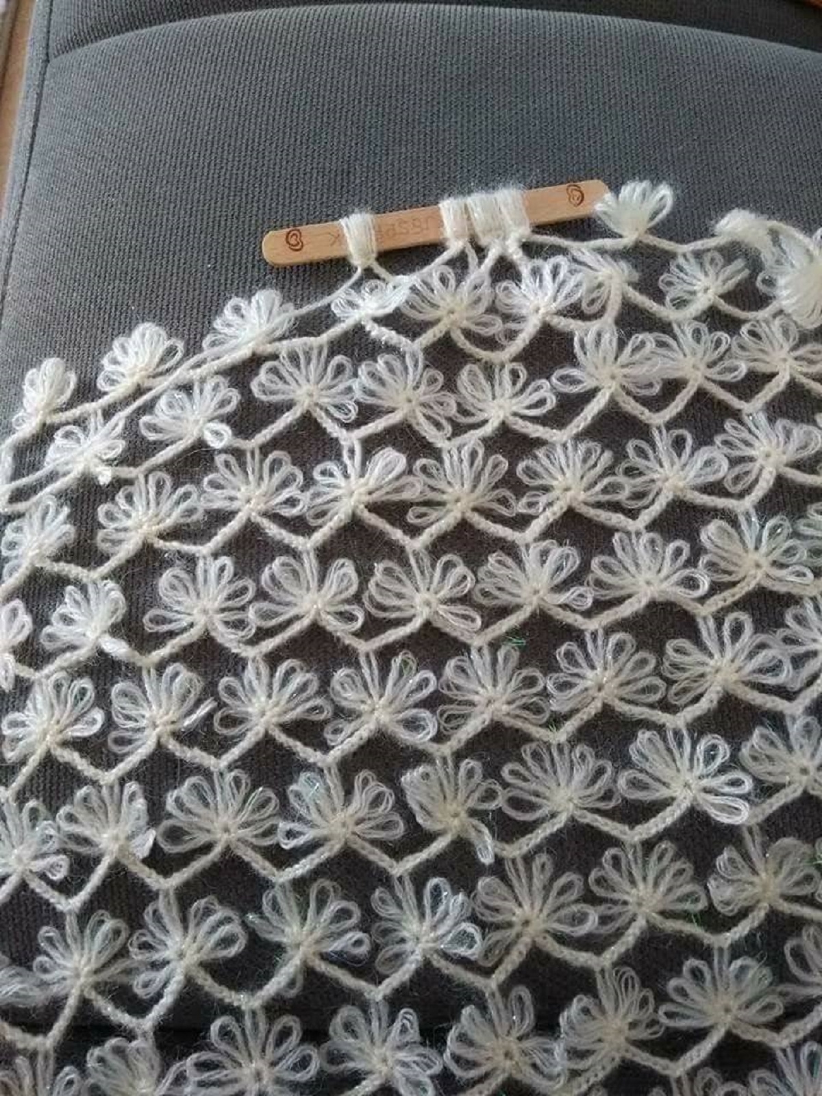 Au crochet une fleur en point de dentelle
