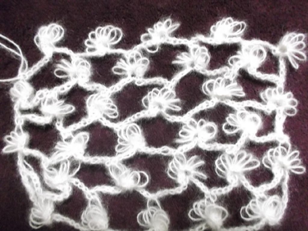 Au crochet une fleur en point de dentelle