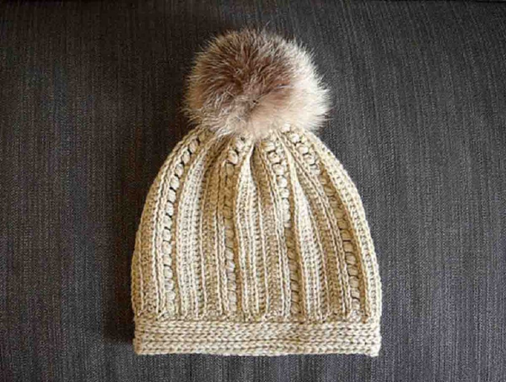 Au crochet un bonnet femme