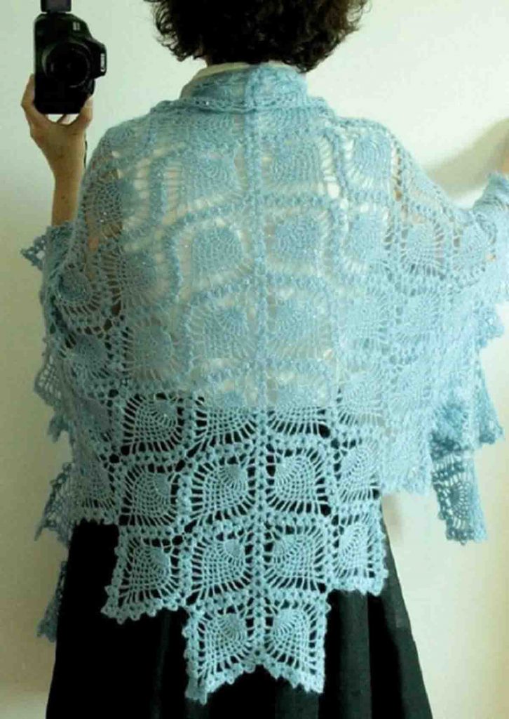 Un châle chaud au crochet