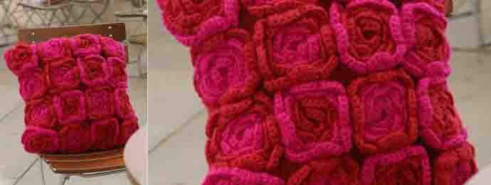 Un coussin de roses pour lété (1)